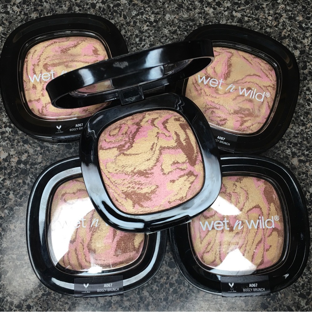 Shimmery Cheek Highlighter